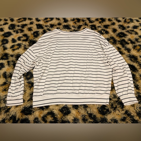 *NWOT* Express White with Black Stripes Sweatshirt - Size M - Picture 4 of 4